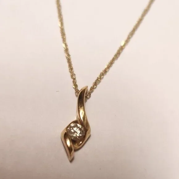 Sirena Collection 1/8 Carat Diamond  Pedant with 14kt Solid Gold  Necklace 18" - Picture 2 of 9